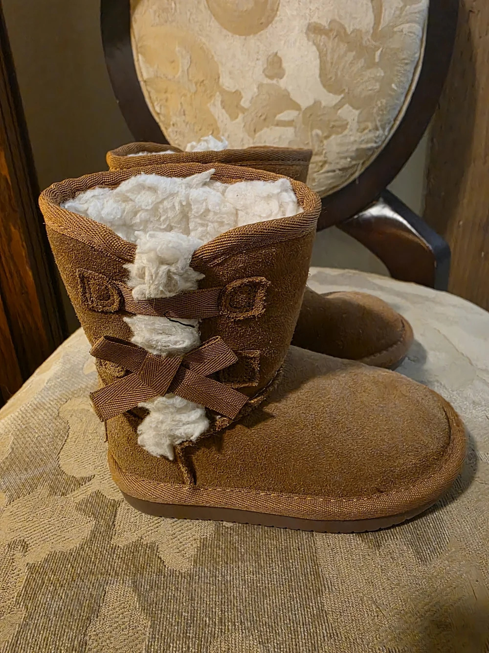 Koolaburra Brown Shearling-Trim Kids Boots with Side Bows